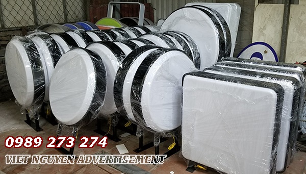 hộp đèn hút nổi