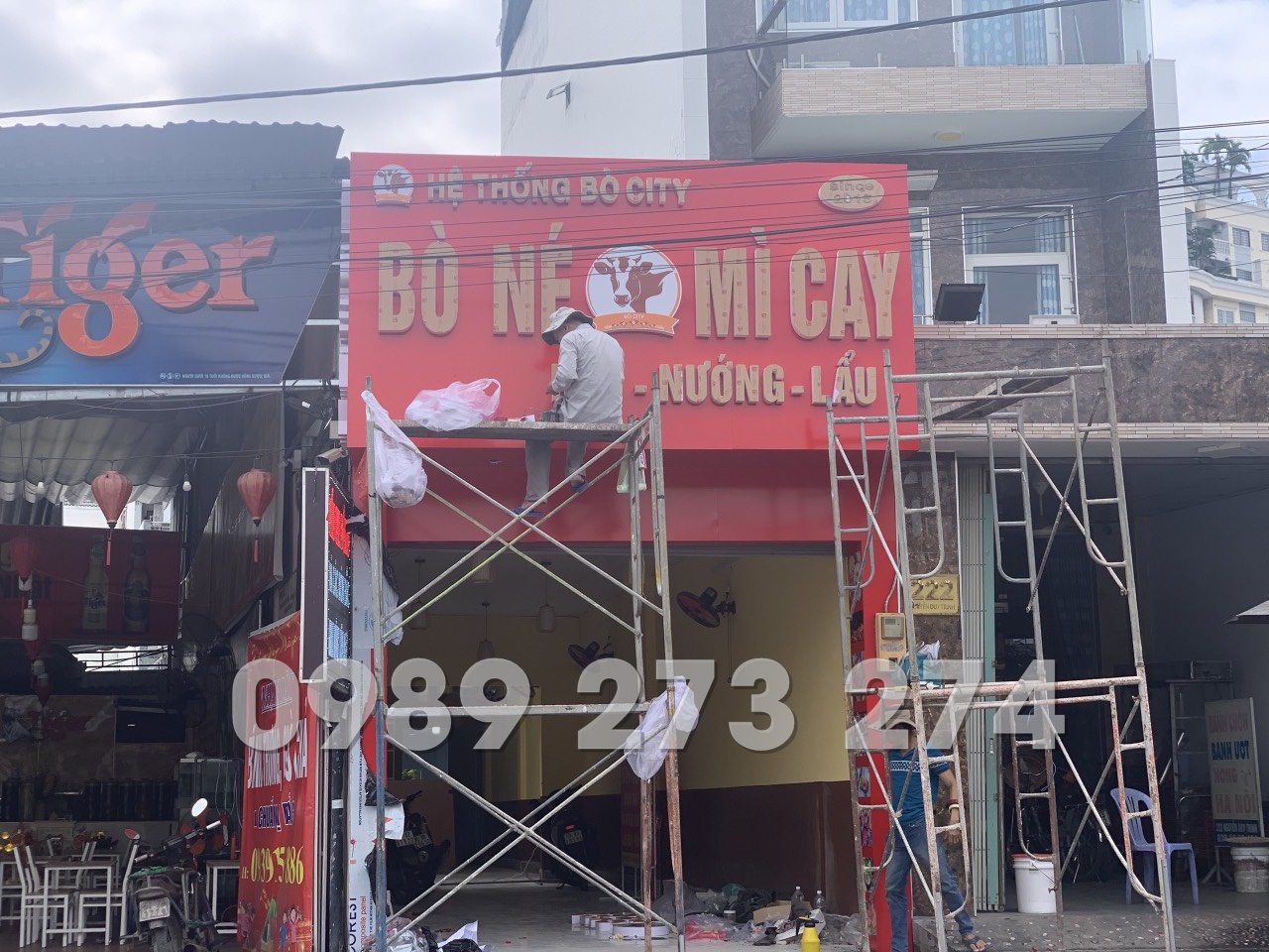 bảng hiệu alu chữ nổi