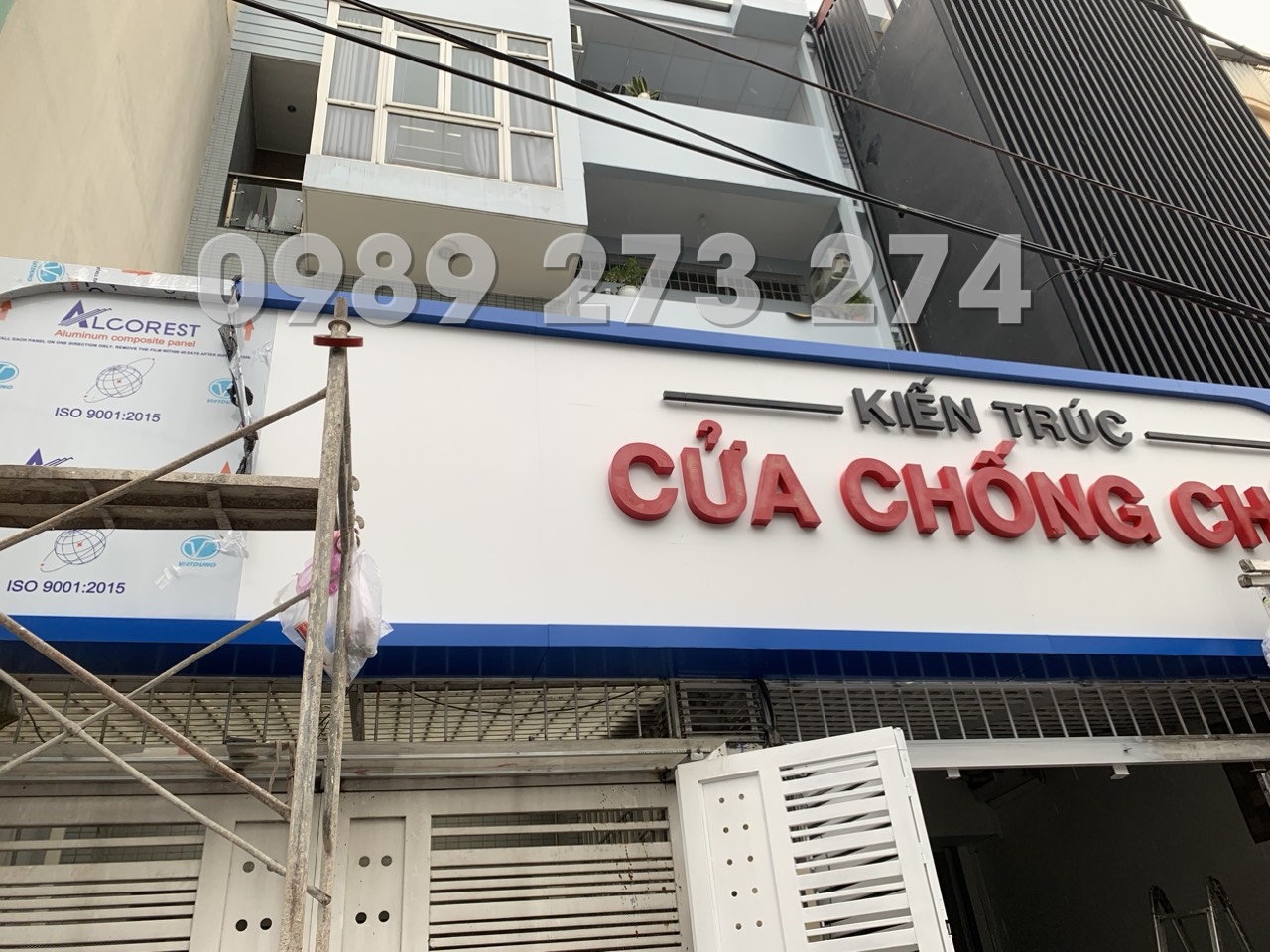 bảng hiệu alu chữ nổi
