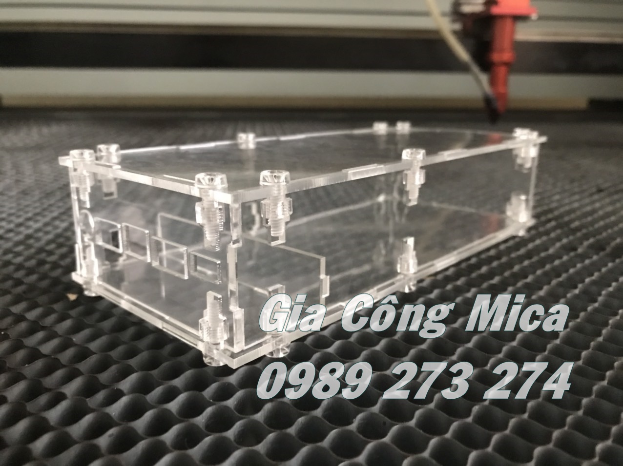 gia công mica tại thủ đức, giá rẻ, cắt lấy liền