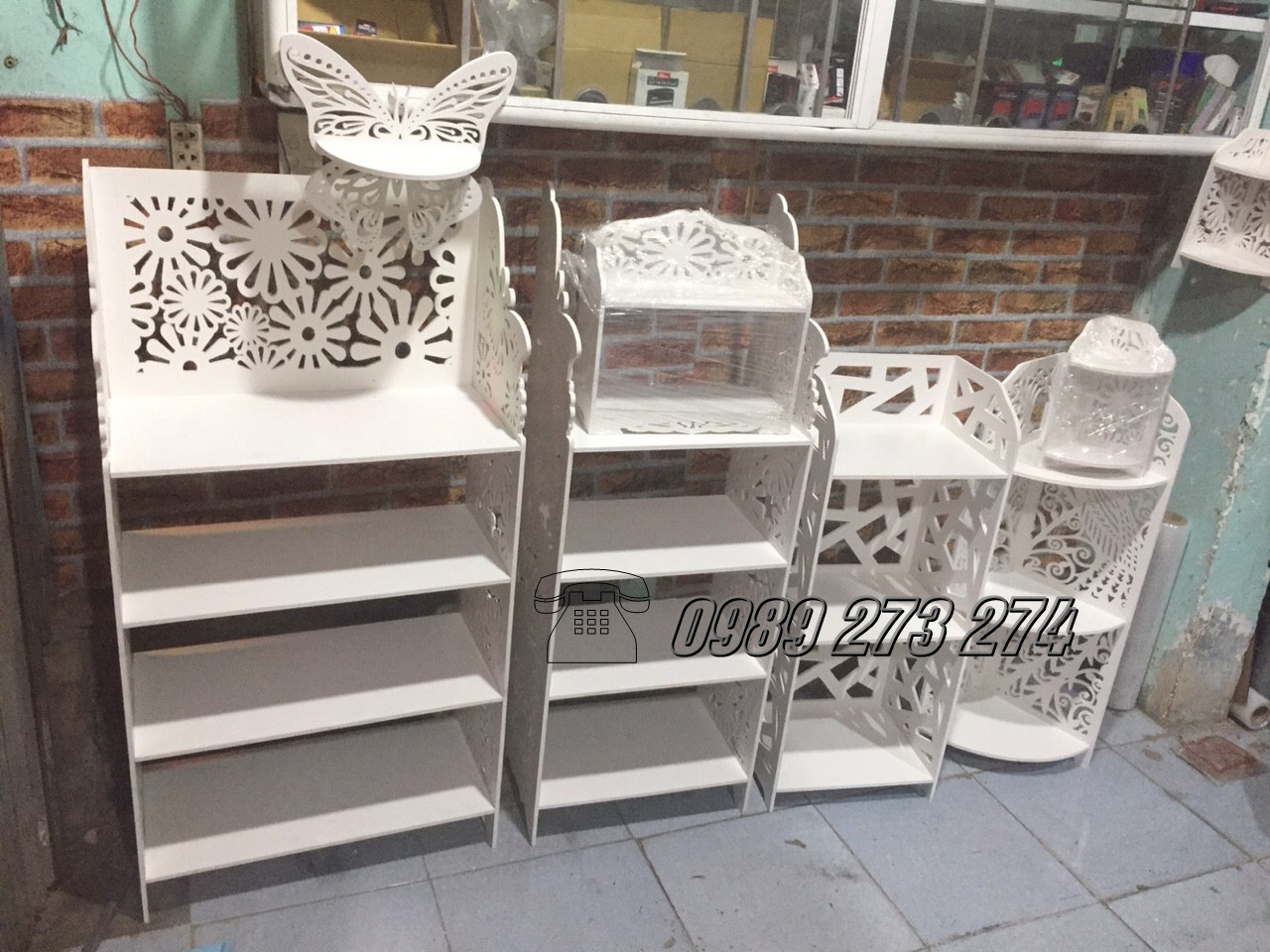 Mẫu kệ trang trí 2 tầng CNC cho không gian sống gọn gàng