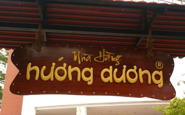 bảng hiệu gỗ
