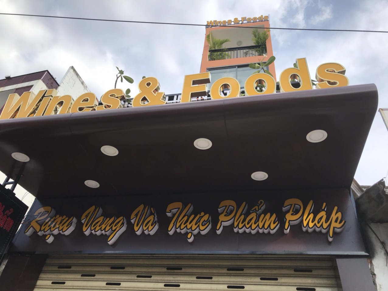 bảng hiệu quảng cáo Việt Nguyên