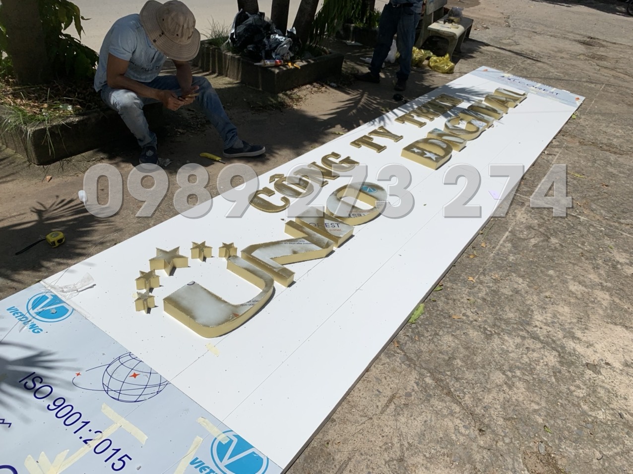 bảng hiệu công ty